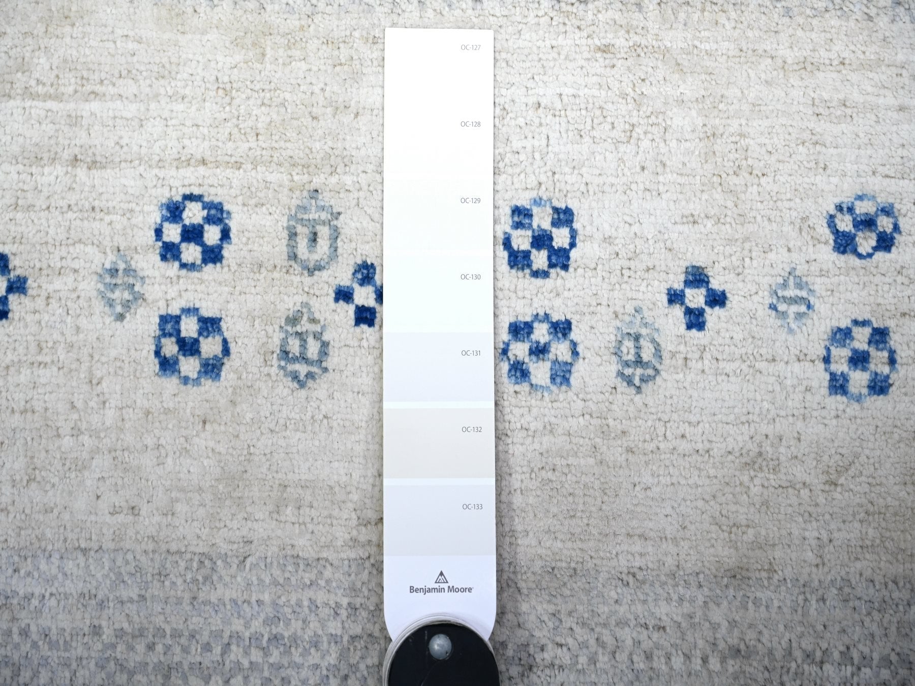 Gabbeh Tribal & Geometric hand-knotted wool rug in Gray, 6' x 8'8" — SKU O074692 (view 3)