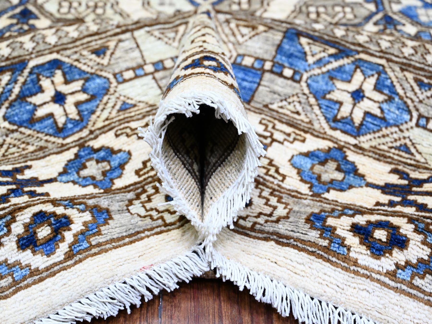 Ersari Tribal & Geometric hand-knotted wool rug in Ivory, 9'1" x 11'11" — SKU O074761 (view 5)