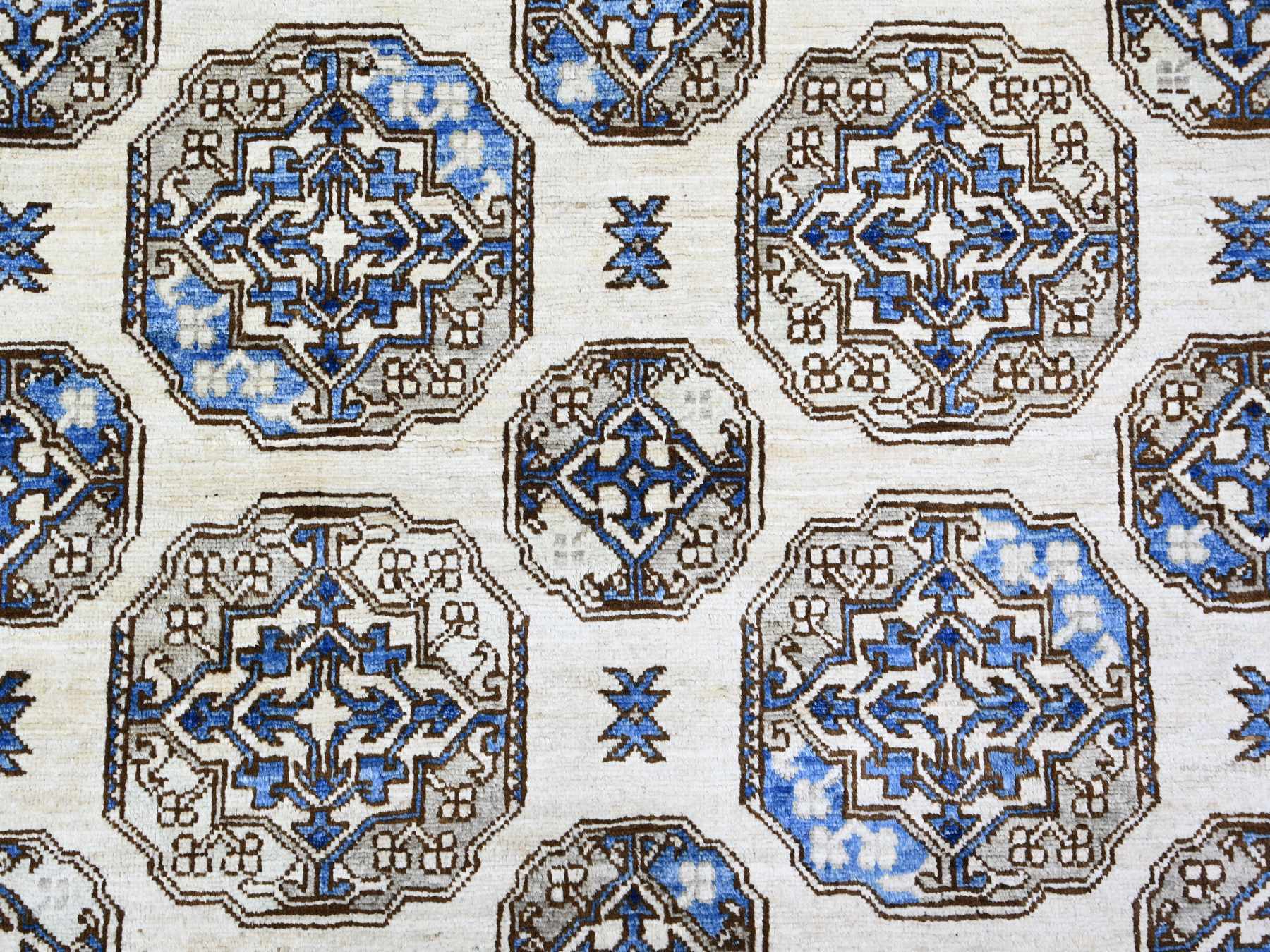 Ersari Tribal & Geometric hand-knotted wool rug in Ivory, 9'1" x 11'11" — SKU O074761 (view 8)