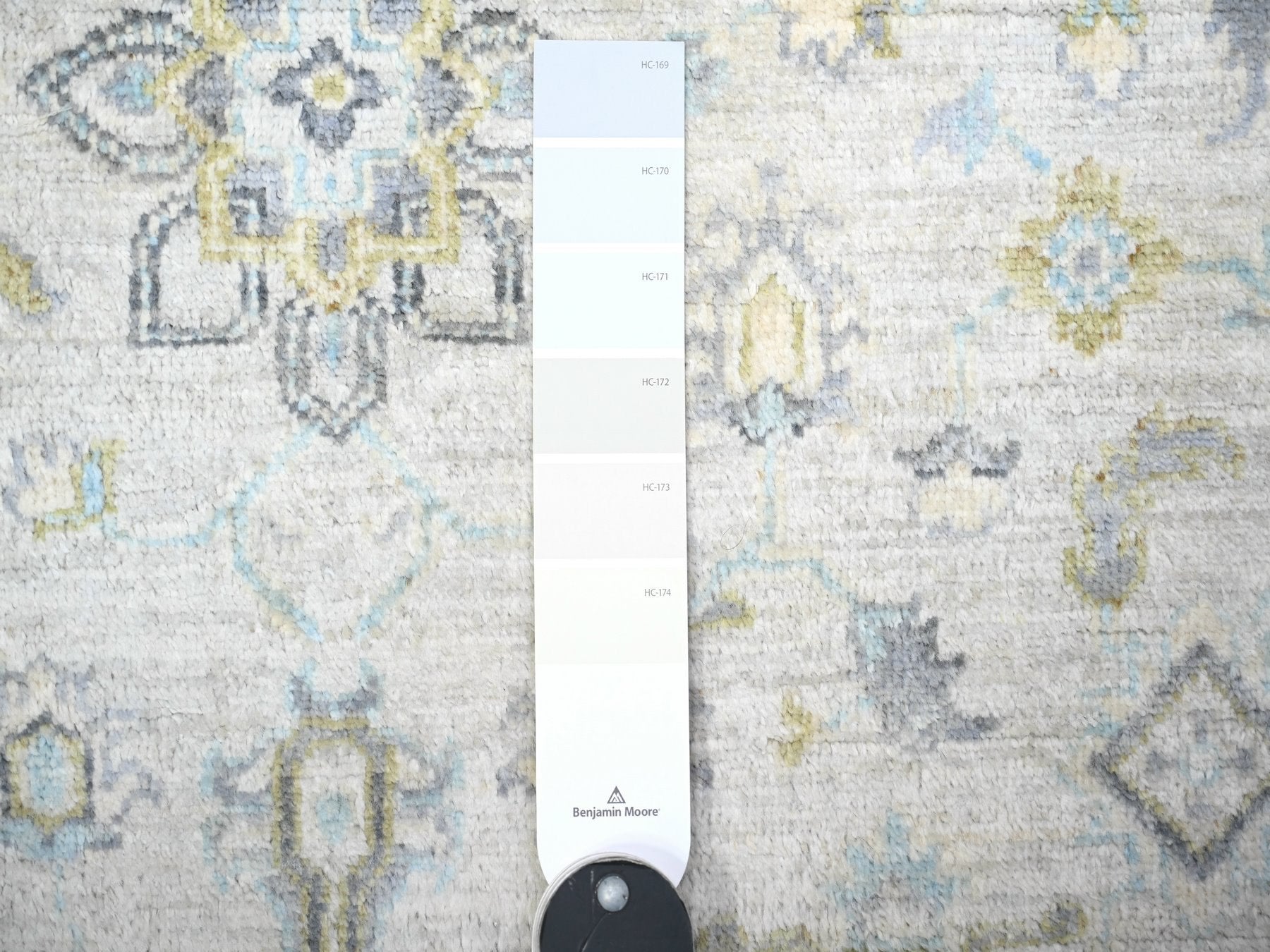 Peshawar Oushak hand-knotted wool rug in Gray & Stone White, 3'11" x 5'9" — SKU O074784 (view 3)