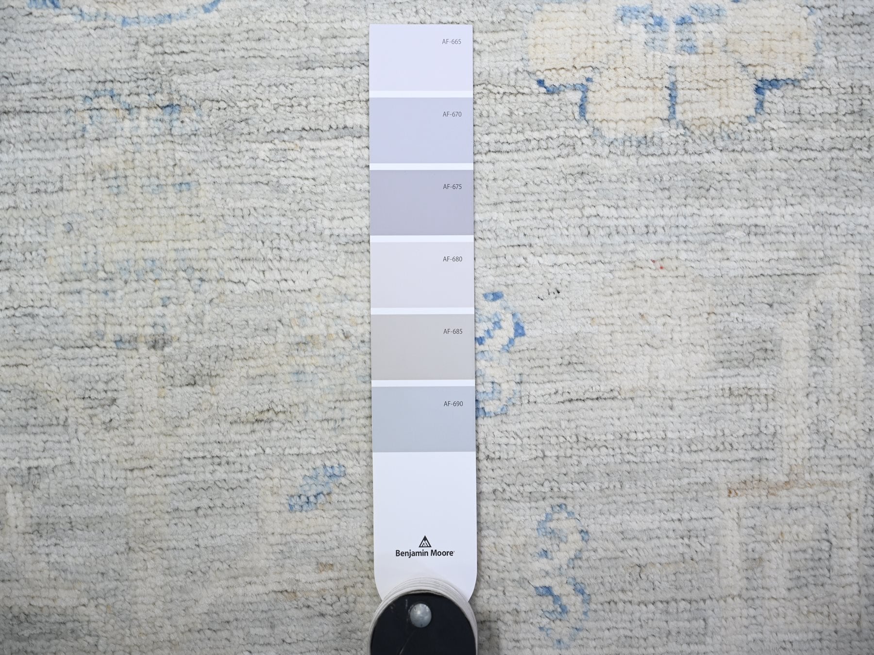 Khotan Khotan hand-knotted wool runner in Gray & Ivory, 3'11" x 12'1" — SKU O074877 (view 3)