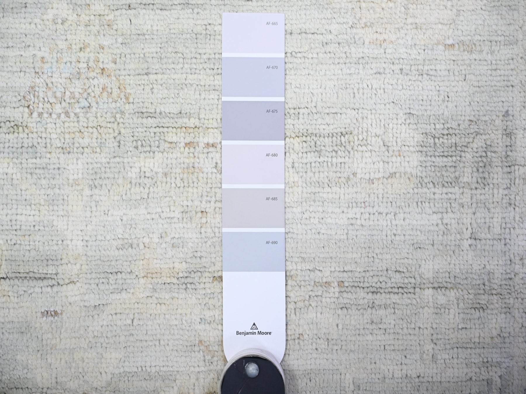Peshawar Oushak hand-knotted wool runner in Gray & Ivory, 3'9" x 9'9" — SKU O074950 (view 3)