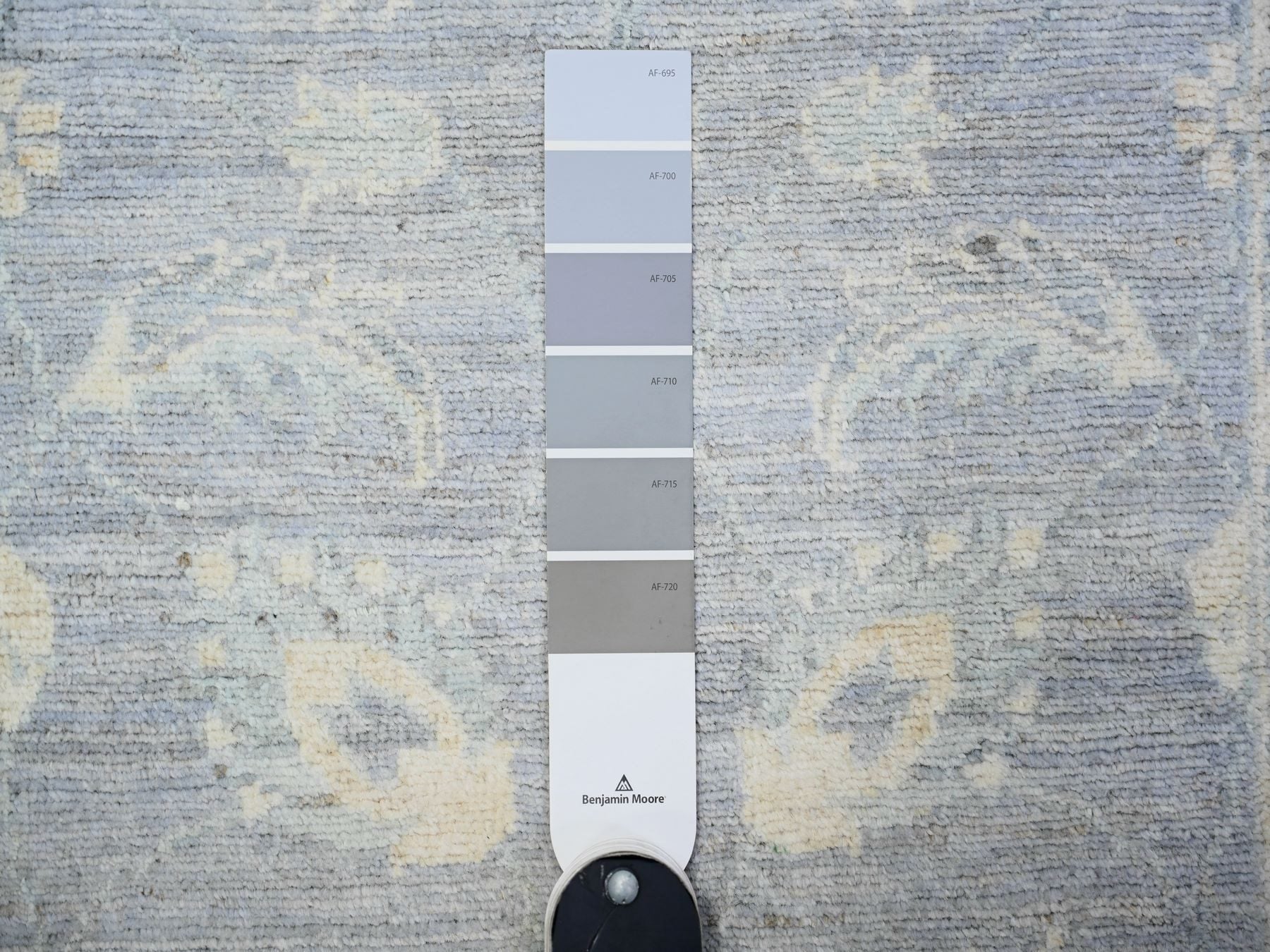 Peshawar Oushak hand-knotted wool runner in Gray & Spring Ivory, 2'6" x 14'8" — SKU O074956 (view 3)