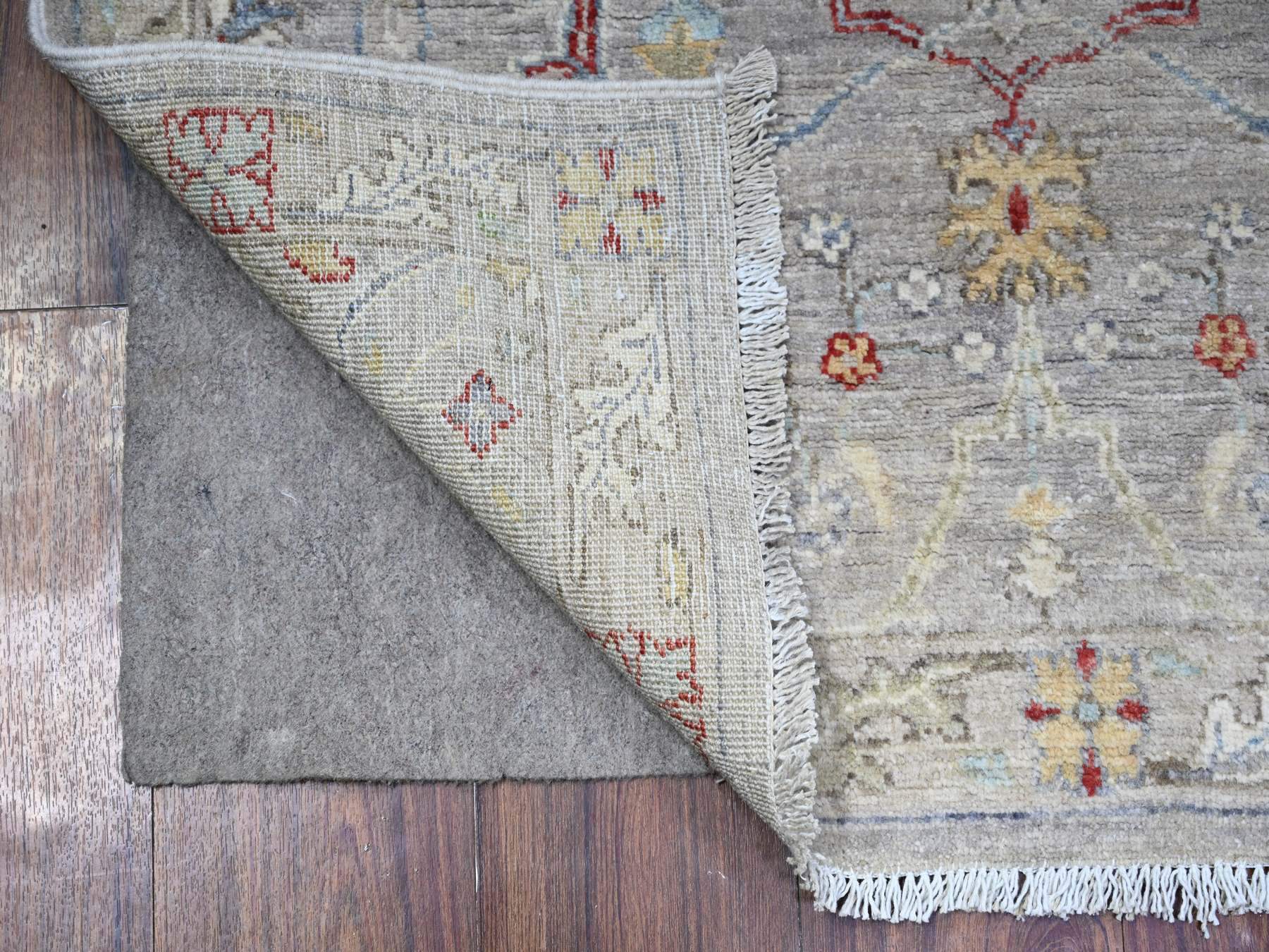 Bidjar Oushak hand-knotted wool rug in Gray, 3'1" x 5' — SKU O074969 (view 2)