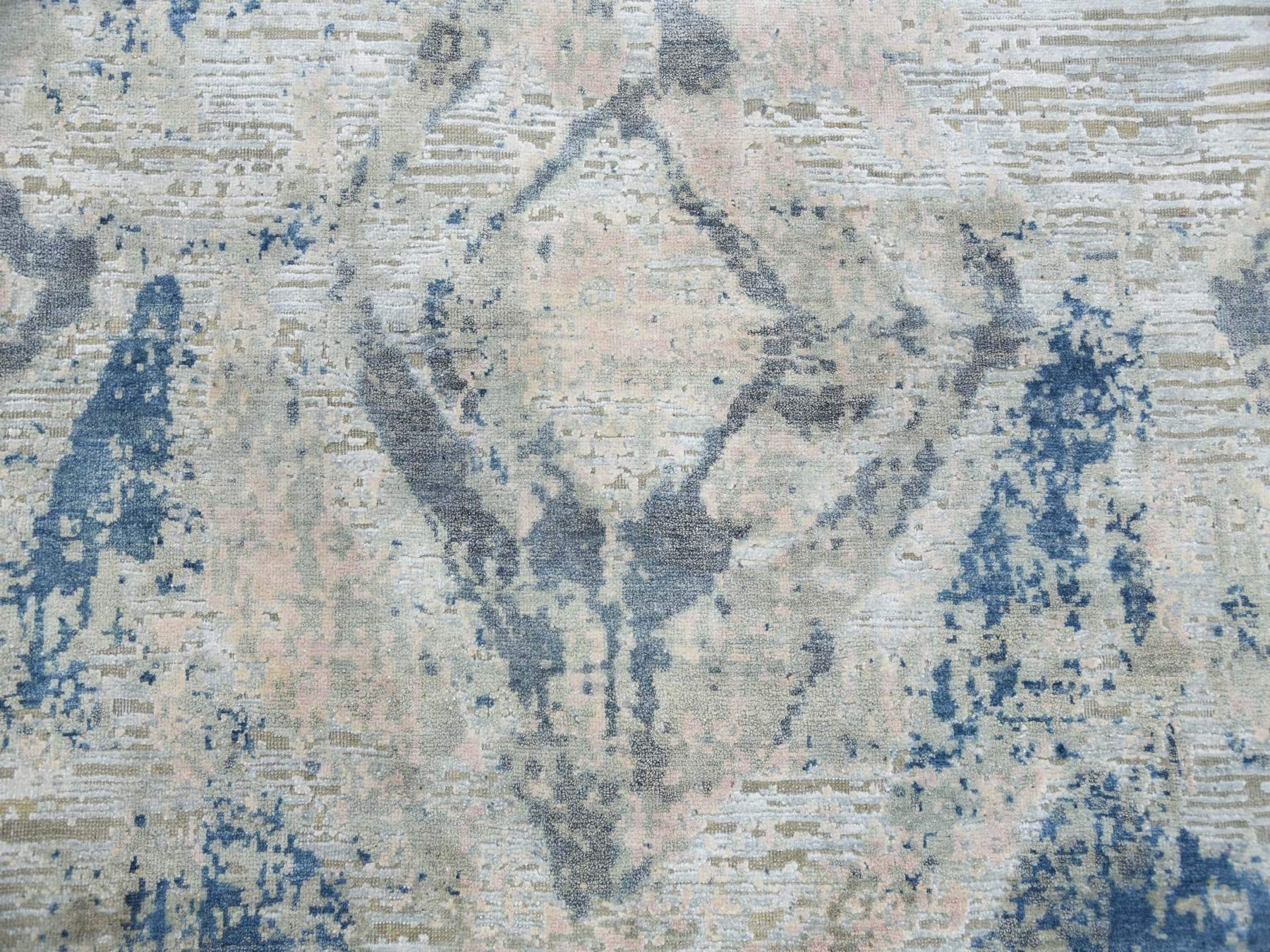Modern / Contemporary hand-knotted wool/silk rug in Ivory, 12'1" x 15'2" — SKU O075012 (view 8)