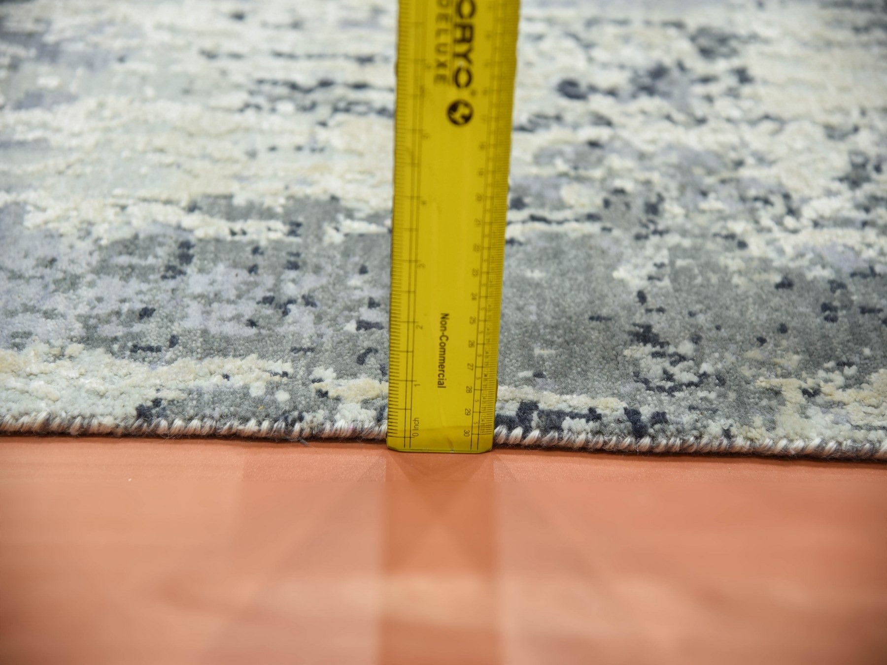 Modern / Contemporary hand-knotted wool/silk runner in Gray, 2'7" x 10'3" — SKU O075077 (view 6)