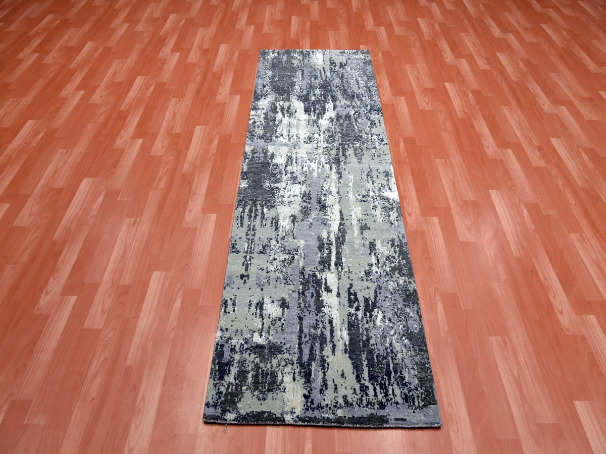 Modern / Contemporary hand-knotted wool/silk runner in Gray, 2'6" x 8'3" — SKU O075079 (view 2)