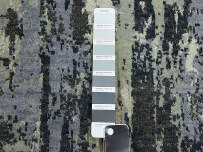 Modern / Contemporary hand-knotted wool/silk runner in Gray, 2'6" x 8'3" — SKU O075079 (view 4)