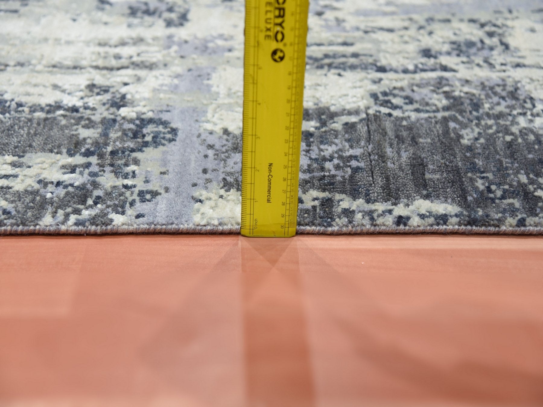 Modern / Contemporary hand-knotted wool/silk runner in Gray, 2'6" x 8'3" — SKU O075079 (view 6)