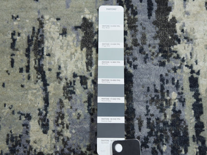 Modern / Contemporary hand-knotted wool/silk runner in Gray, 2'6" x 8'3" — SKU O075080 (view 4)