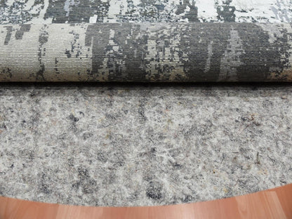 Modern / Contemporary hand-knotted wool/silk rug in Gray, 8'2" x 8'2" — SKU O075087 (view 5)