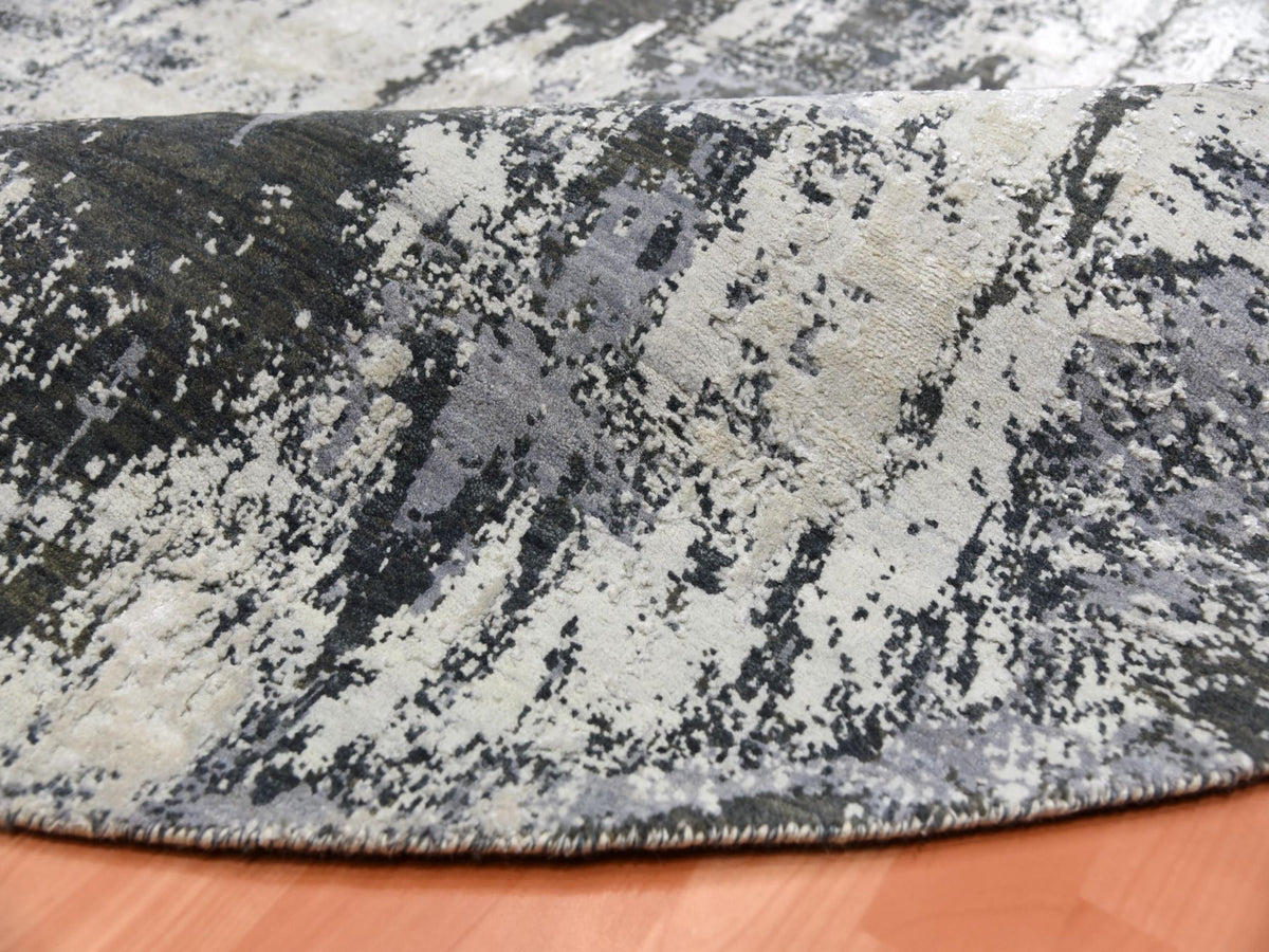 Modern / Contemporary hand-knotted wool/silk rug in Gray, 8'2" x 8'2" — SKU O075087 (view 7)