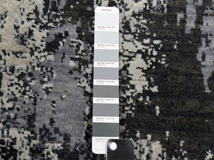 Modern / Contemporary hand-knotted wool/silk rug in Gray, 8'2" x 8'2" — SKU O075087 (view 8)