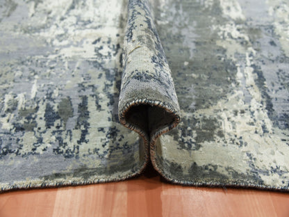Modern / Contemporary hand-knotted wool/silk rug in Gray, 8' x 8'2" — SKU O075093 (view 5)