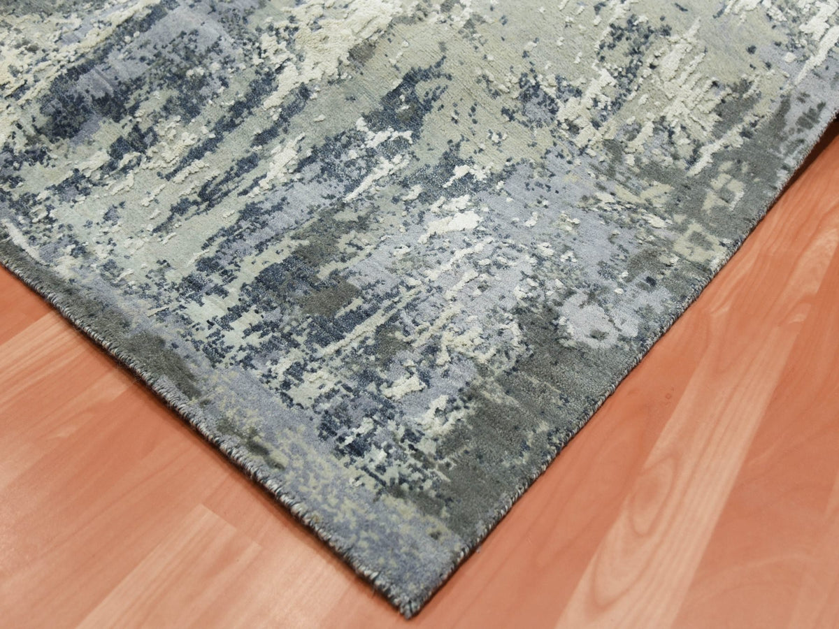 Modern / Contemporary hand-knotted wool/silk rug in Gray, 8' x 8'2" — SKU O075093 (view 6)