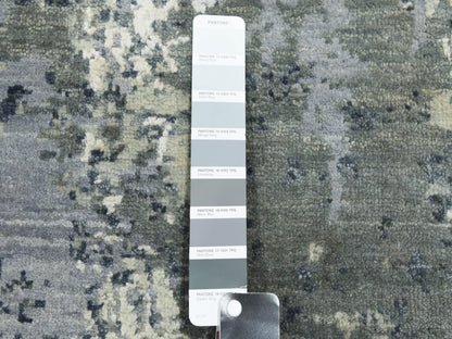 Modern / Contemporary hand-knotted wool/silk rug in Gray, 8' x 8'2" — SKU O075093 (view 7)