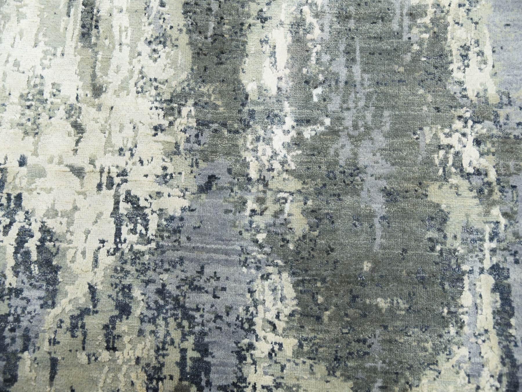 Modern / Contemporary hand-knotted wool/silk rug in Gray, 8' x 8'2" — SKU O075093 (view 8)