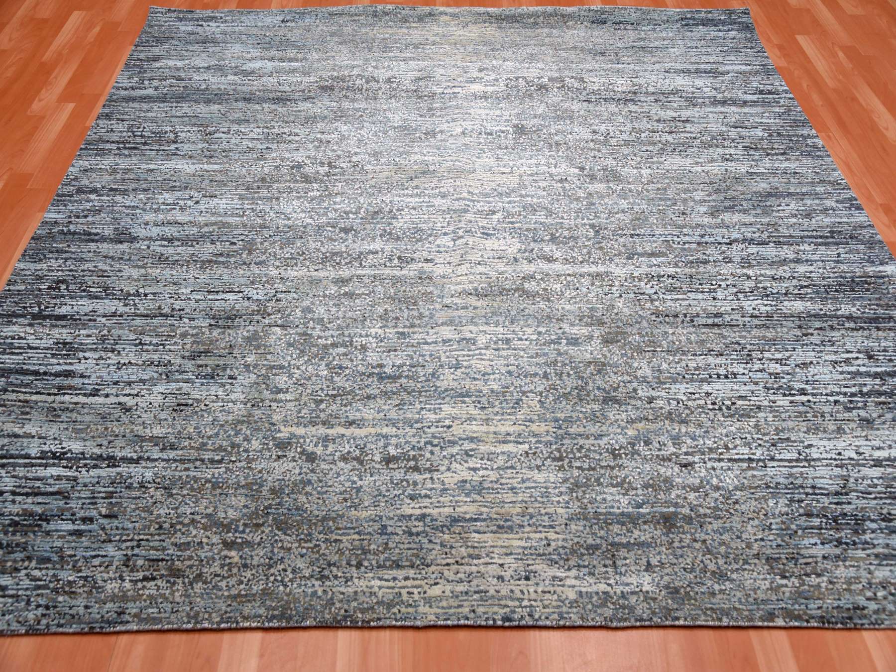 Modern / Contemporary hand-knotted wool/silk rug in Gray, 8' x 8'2" — SKU O075098 (view 2)