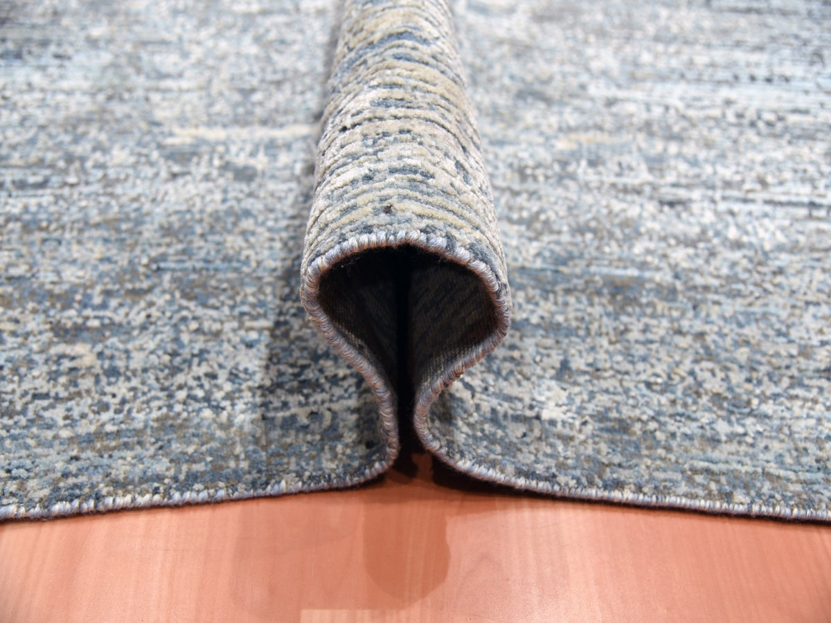 Modern / Contemporary hand-knotted wool/silk rug in Gray, 8' x 8'2" — SKU O075098 (view 5)
