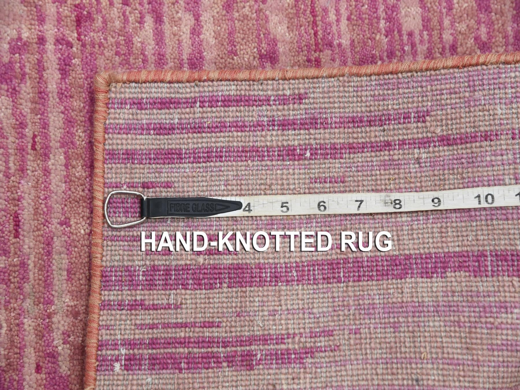 Modern / Contemporary hand-knotted wool runner in Pink, 2'7" x 8'4" — SKU O075114 (view 7)