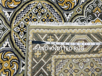 Brown 4'0" x 6'2" Transitional Hand knotted Wool/Silk Rug - Sku: O075133