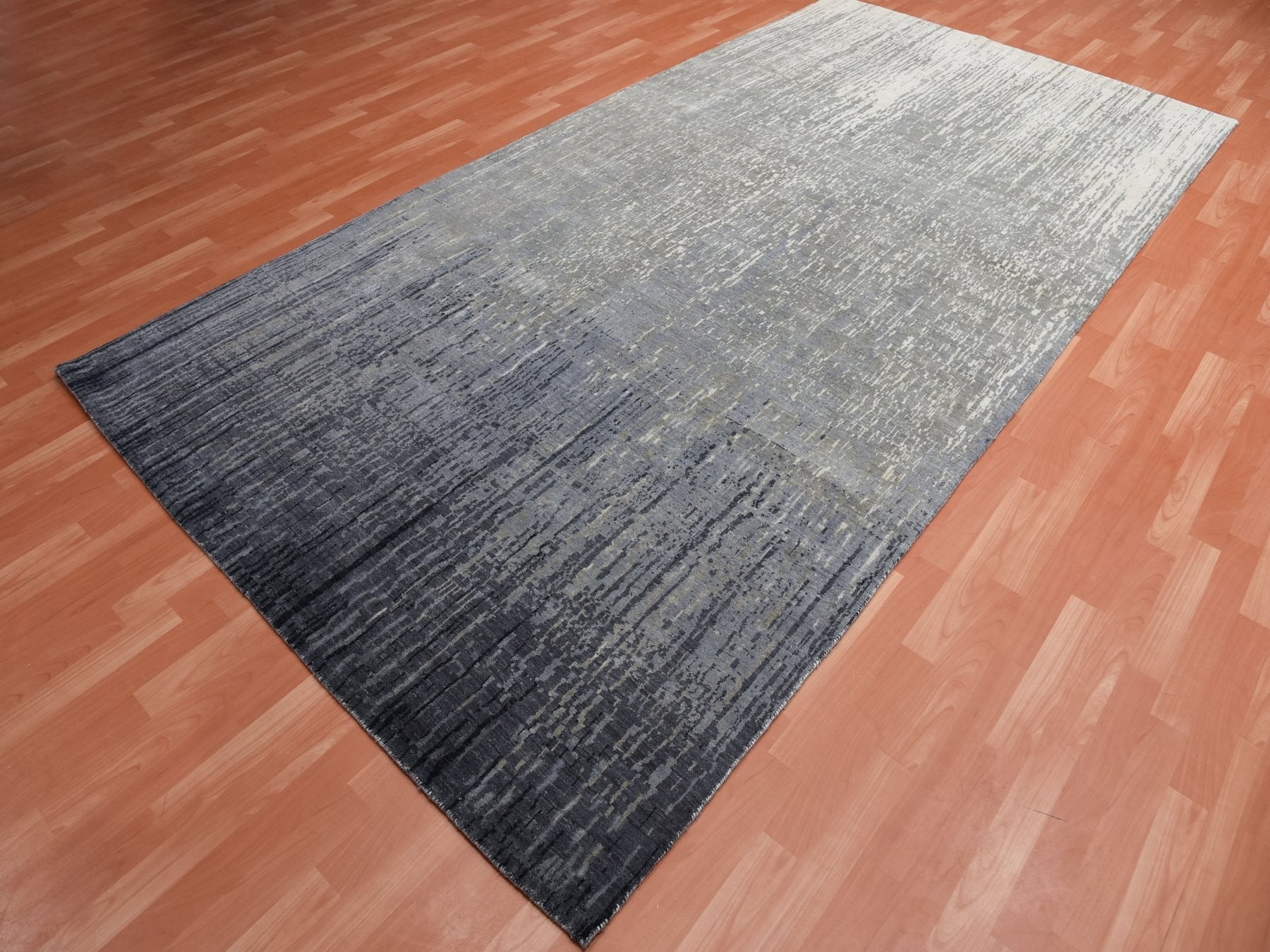 Modern / Contemporary hand-knotted wool runner in Gray, 6'1" x 12'1" — SKU O075154 (view 3)