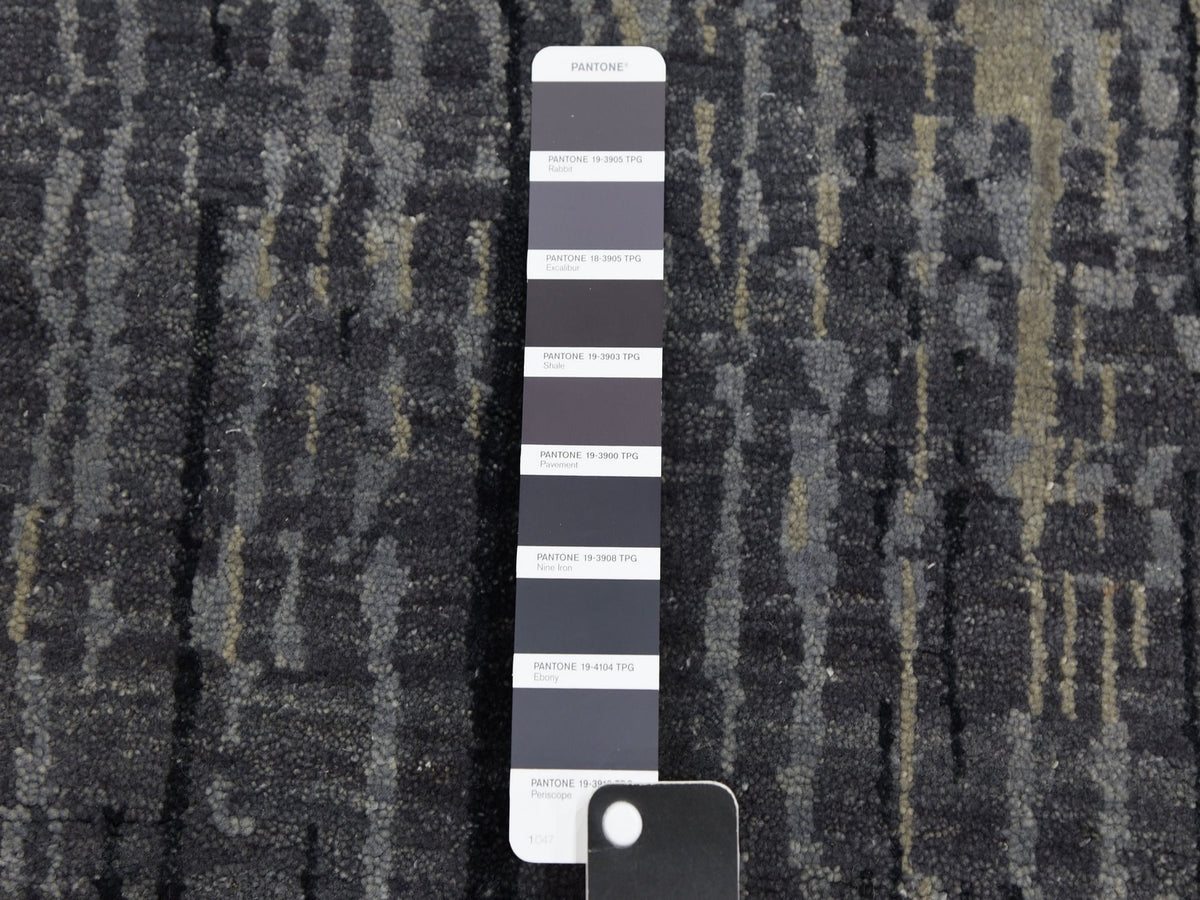 Modern / Contemporary hand-knotted wool runner in Gray, 6'1" x 12'1" — SKU O075154 (view 7)