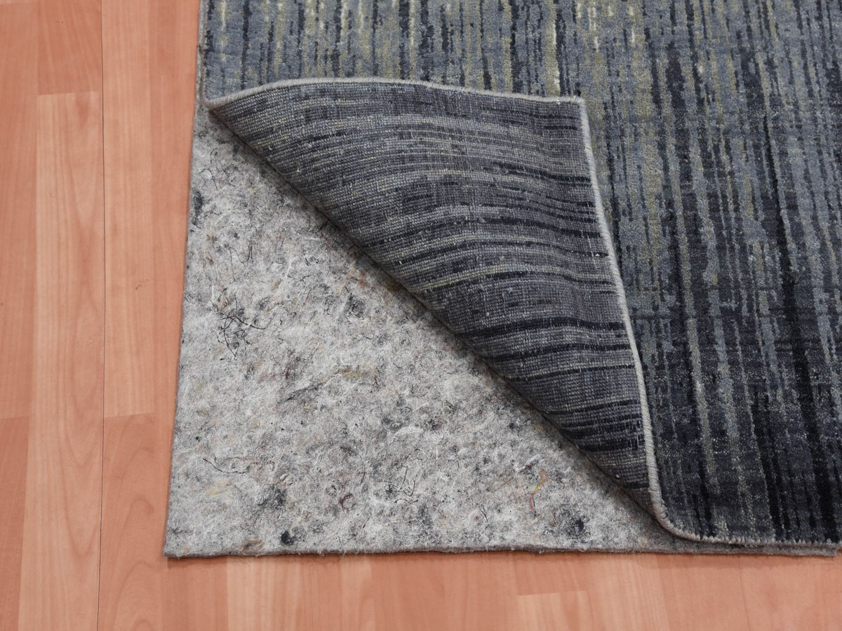 Modern / Contemporary hand-knotted wool runner in Gray, 2'6" x 8' — SKU O075157 (view 3)