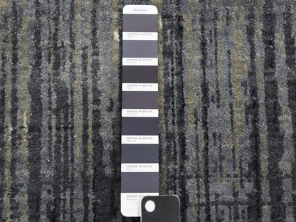 Modern / Contemporary hand-knotted wool runner in Gray, 2'6" x 8' — SKU O075157 (view 4)