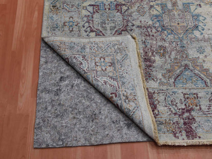 Transitional hand-knotted wool rug in Ivory, 9' x 12' — SKU O075165 (view 4)
