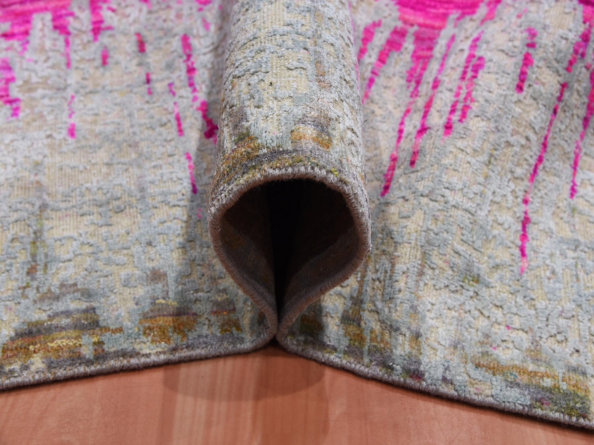 Modern / Contemporary hand-knotted wool/sari silk rug in Ivory, 9'1" x 12' — SKU O075174 (view 5)