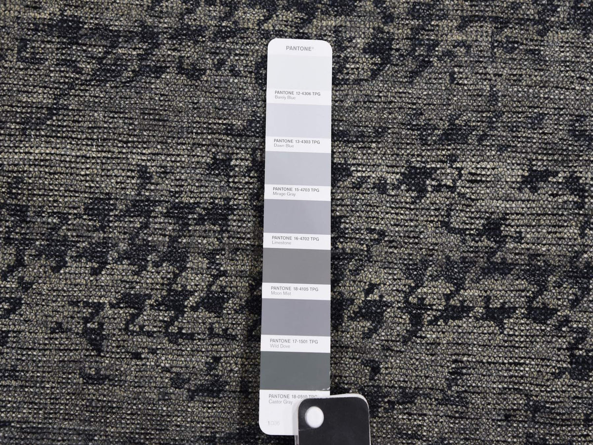 Modern / Contemporary hand-knotted silk rug in Gray, 8' x 10'1" — SKU O075179 (view 7)