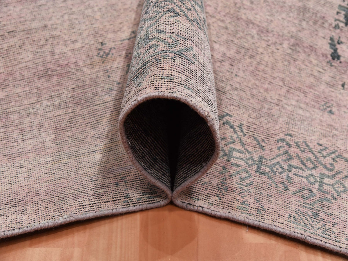 Modern / Contemporary hand-knotted silk rug in Pink, 8'9" x 12'2" — SKU O075180 (view 5)