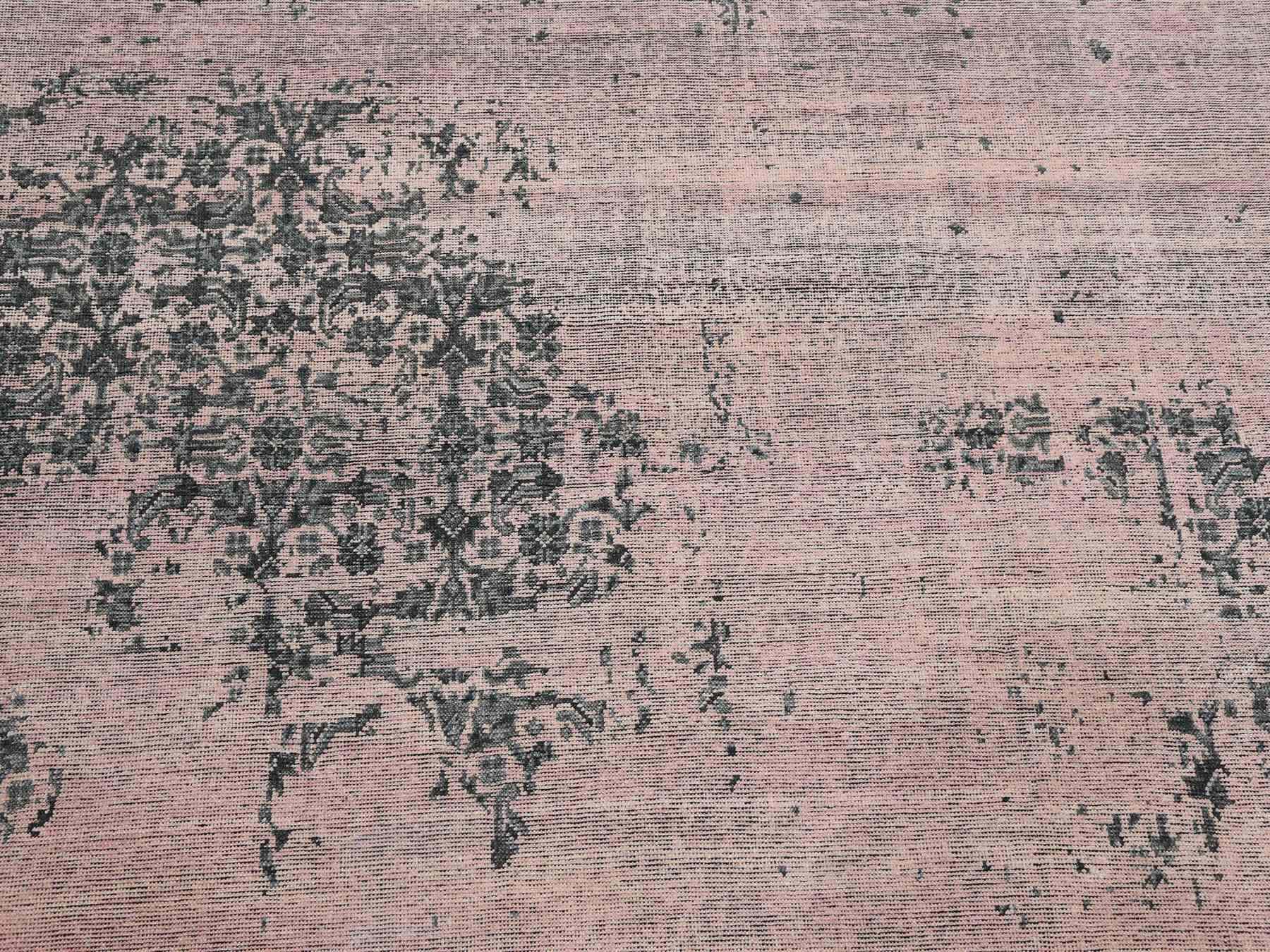 Modern / Contemporary hand-knotted silk rug in Pink, 8'9" x 12'2" — SKU O075180 (view 8)