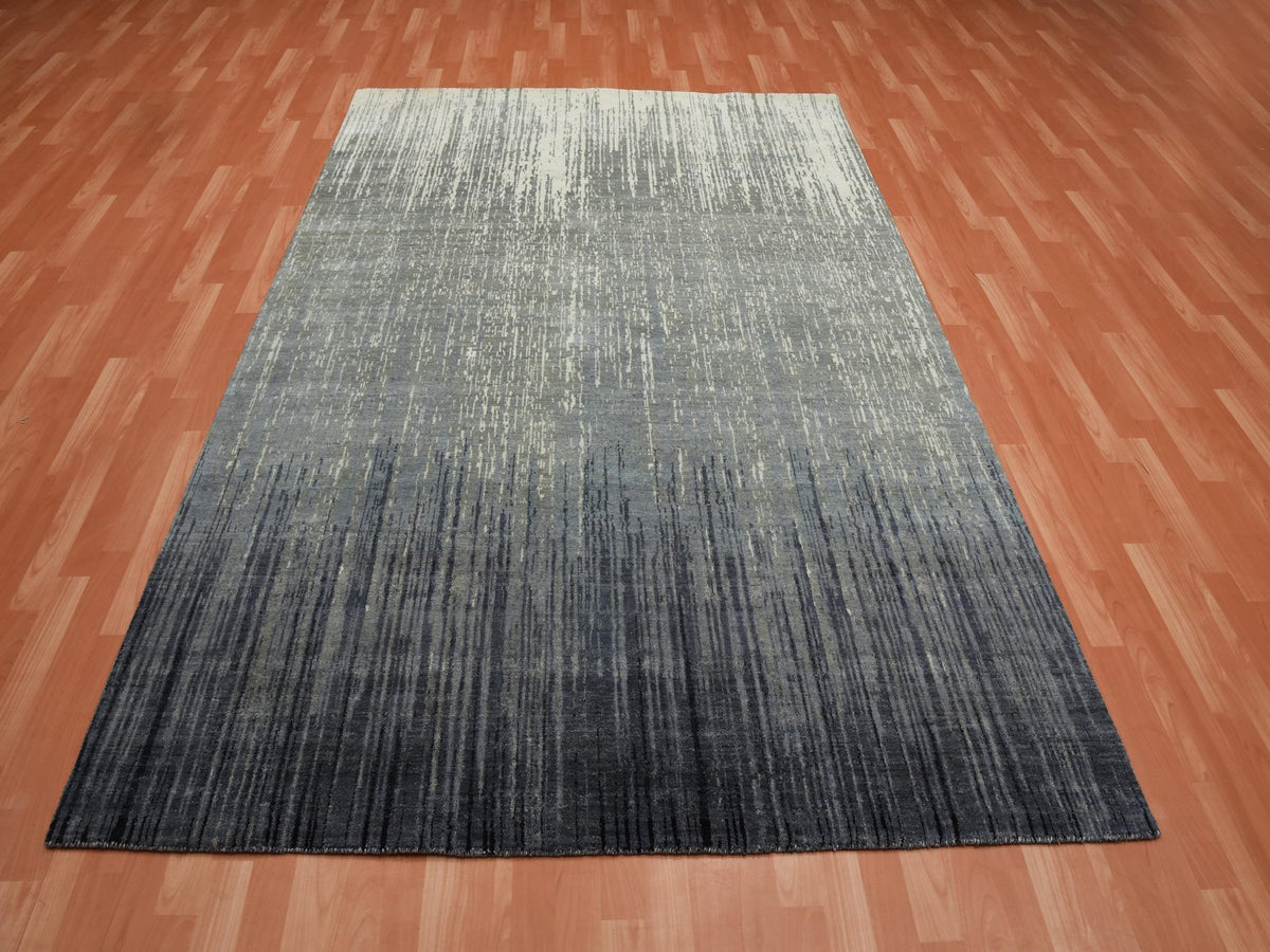 Modern / Contemporary hand-knotted wool rug in Gray, 6'1" x 9'2" — SKU O075182 (view 2)