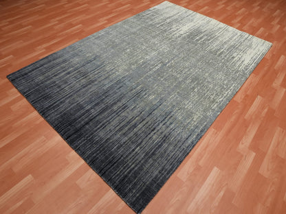 Modern / Contemporary hand-knotted wool rug in Gray, 6'1" x 9'2" — SKU O075182 (view 3)