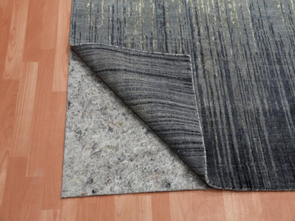 Modern / Contemporary hand-knotted wool rug in Gray, 6'1" x 9'2" — SKU O075182 (view 4)
