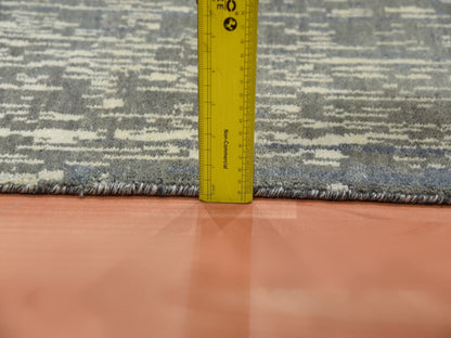 Modern / Contemporary hand-knotted wool runner in Gray, 2'6" x 10'2" — SKU O075184 (view 6)