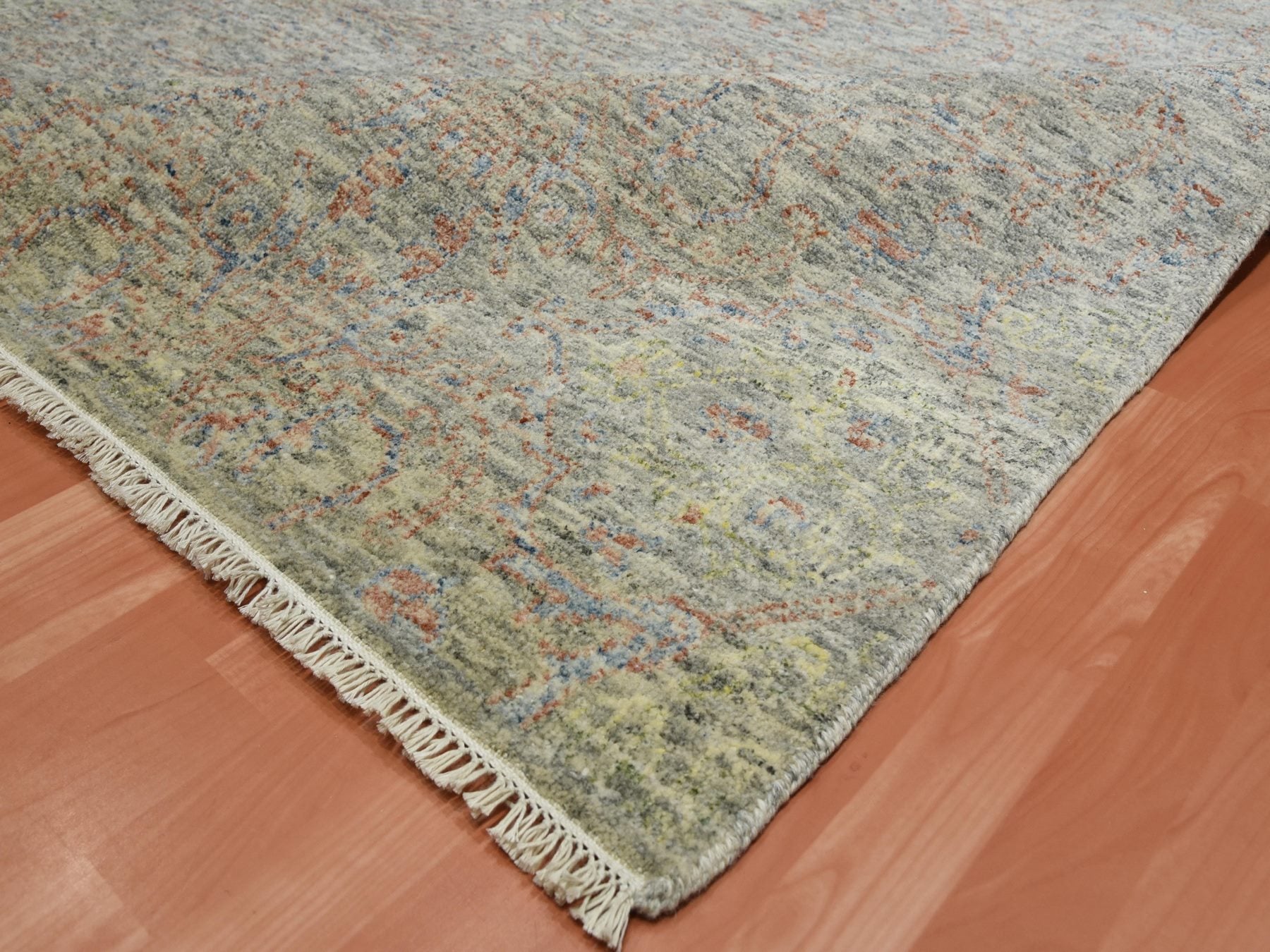 Modern / Contemporary hand-knotted wool rug in Gray, 8' x 10'2" — SKU O075185 (view 6)