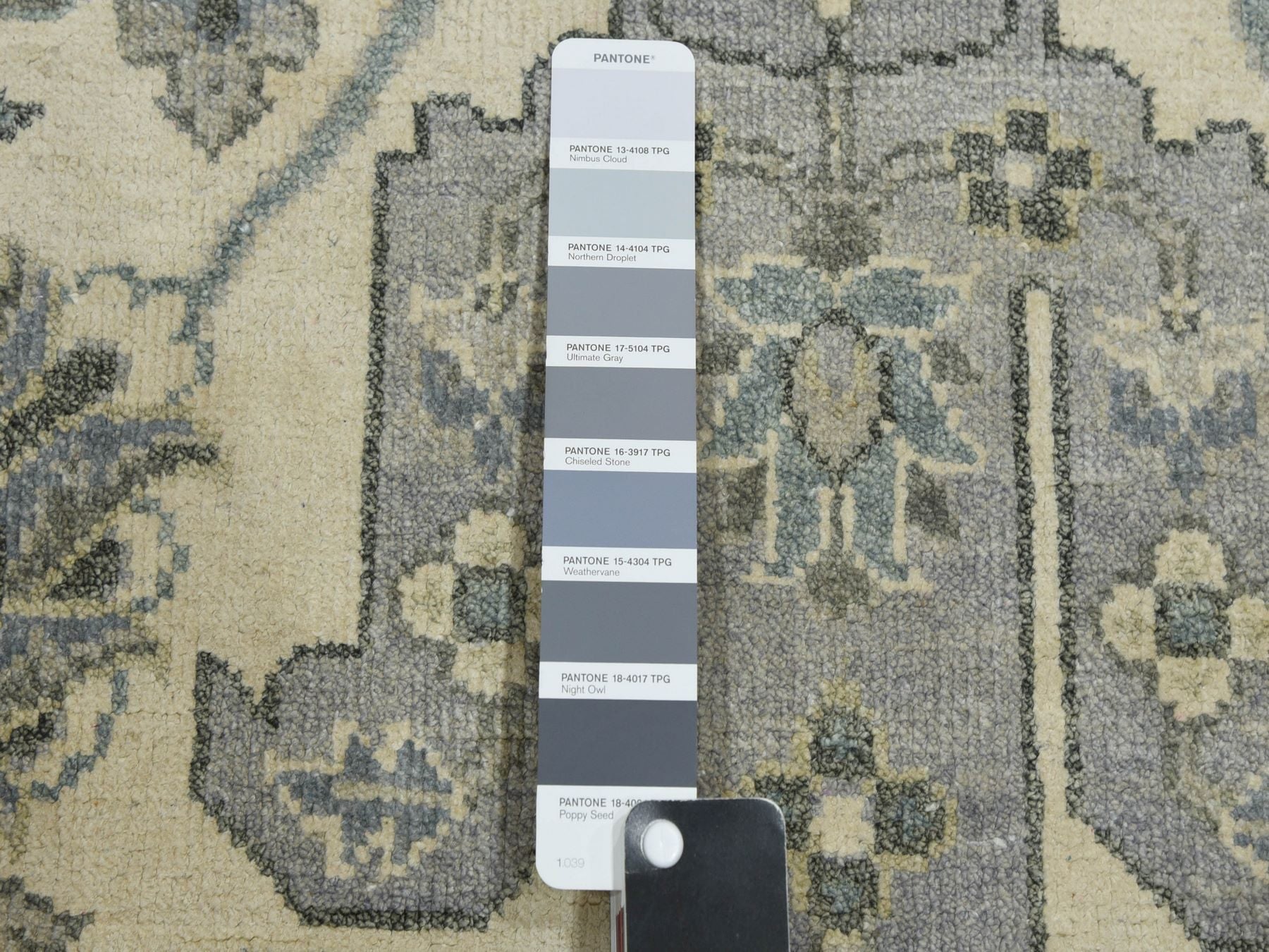 Oushak Oushak hand-knotted silk rug in Ivory & Gray, 9'1" x 12'1" — SKU O075192 (view 7)