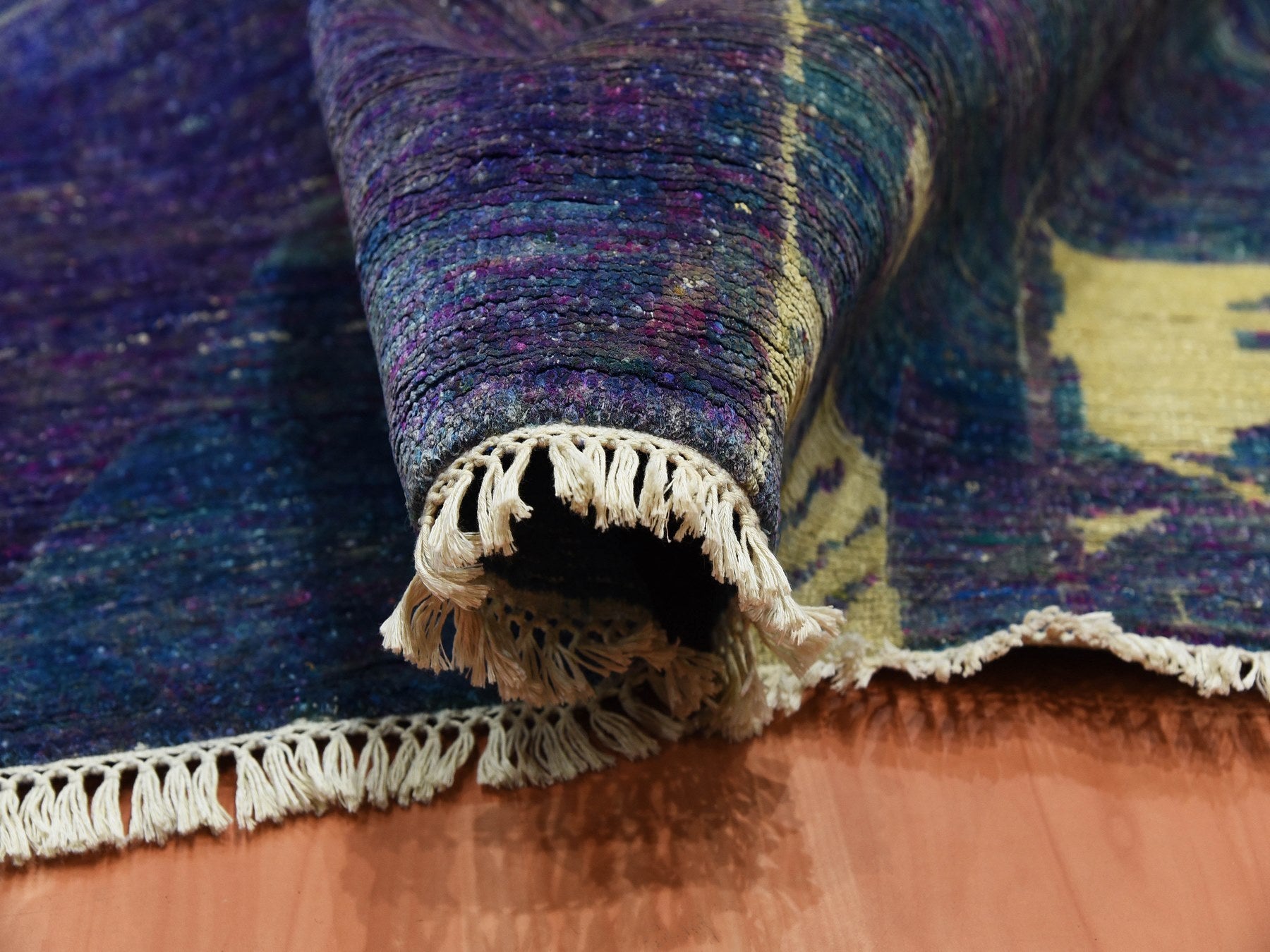 Modern / Contemporary hand-knotted wool/silk rug in Purple, 8'8" x 12'1" — SKU O075196 (view 5)