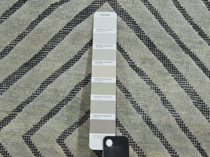 Ivory 9'0" x 12'1" Modern and Contemporary Hand knotted Silk Rug - Sku: O075200