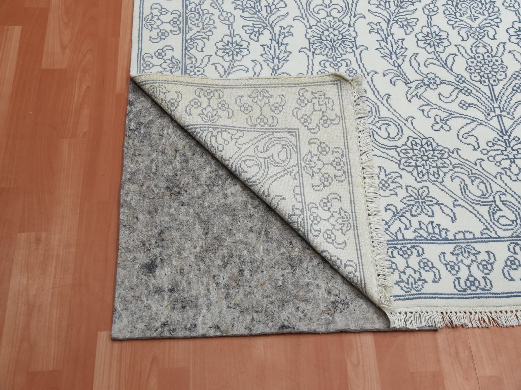 Agra Transitional hand-knotted cotton rug in Ivory, 9'4" x 11'9" — SKU O075214 (view 4)