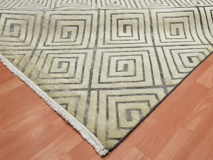 Modern / Contemporary hand-knotted silk rug in Ivory, 9'10" x 14'1" — SKU O075220 (view 7)
