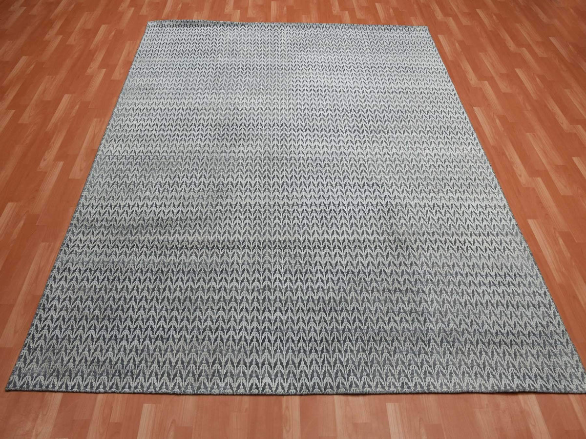 Modern / Contemporary hand-knotted wool/silk rug in Ivory, 8' x 10' — SKU O075222 (view 2)