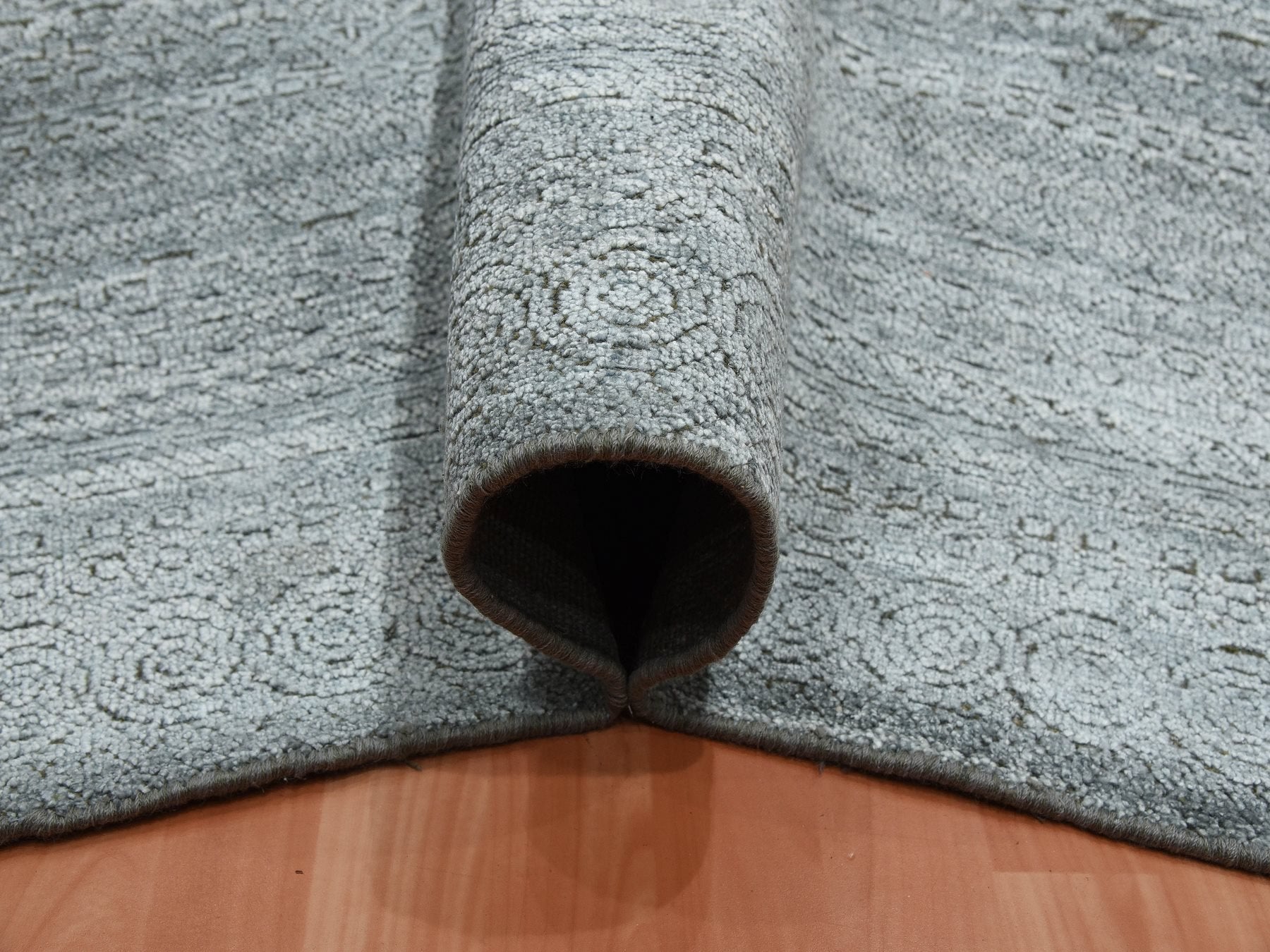Transitional hand-knotted silk rug in Gray, 8'8" x 8'10" — SKU O075223 (view 5)