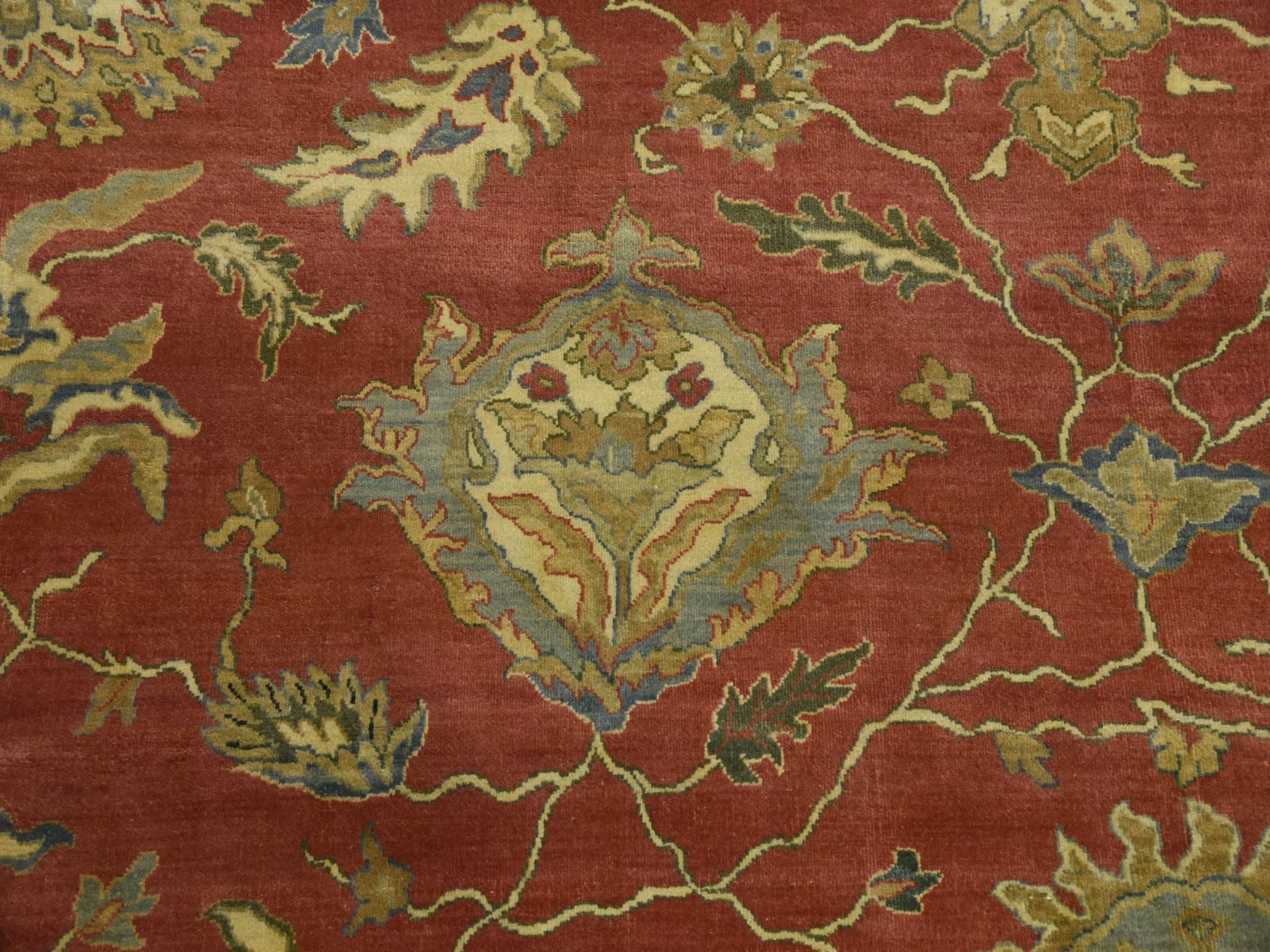 Sultanabad Fine Oriental hand-knotted wool rug in Red & Blue, 9'10" x 15'4" — SKU O075228 (view 8)