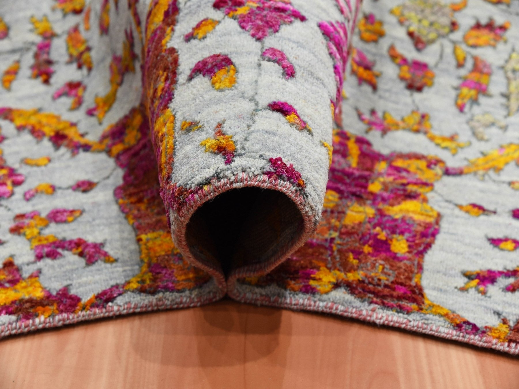 Transitional hand-knotted wool/silk rug in Yellow, 9' x 12' — SKU O075243 (view 5)