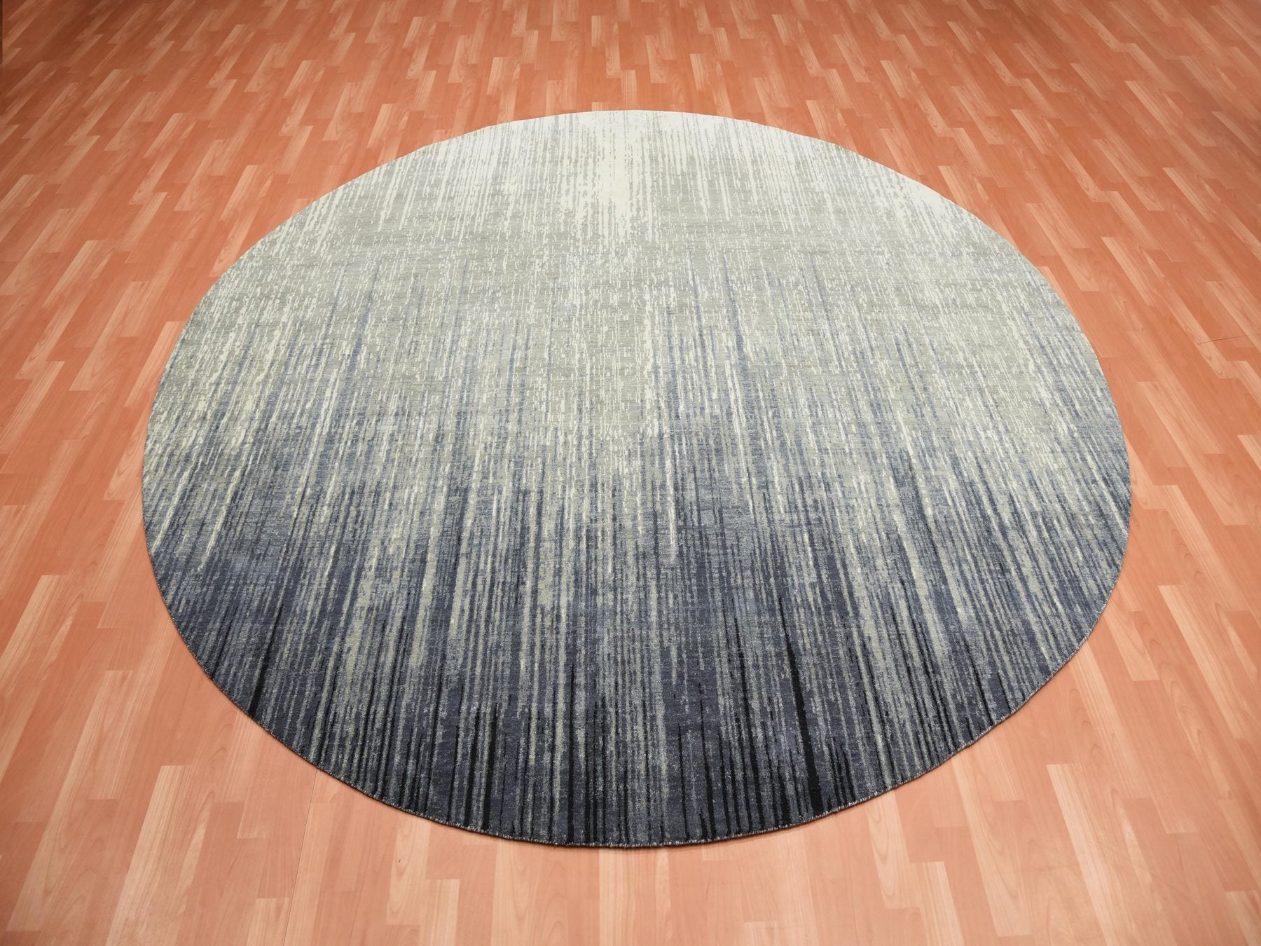 Modern / Contemporary hand-knotted wool rug in Gray, 10' x 10' — SKU O075251 (view 2)