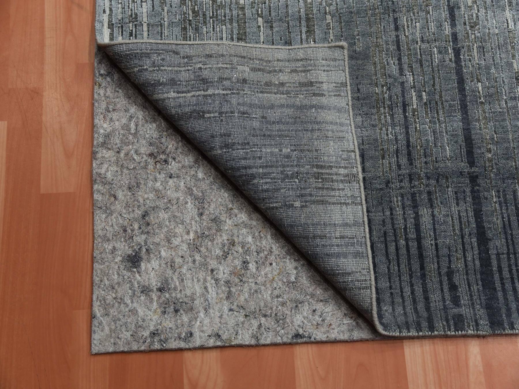 Modern / Contemporary hand-knotted wool/silk rug in Gray, 10' x 14' — SKU O075257 (view 5)